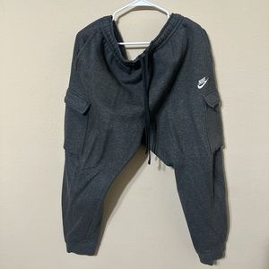 Vintage Nike grey sweatpants with pockets and drawstrings